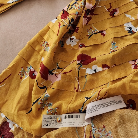 Massimo Dutti Floral Silk Blouse Size 6 - Picture 5 of 5